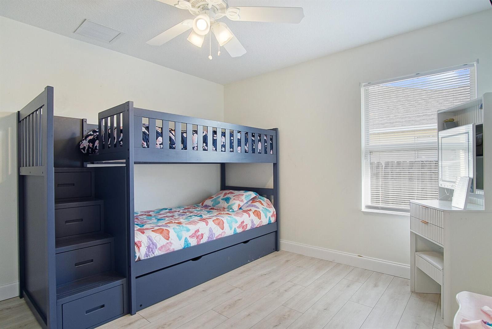 Ver detalles 719 4 / 3 2065 sq. ft. $ 2026-10-21 0 foto