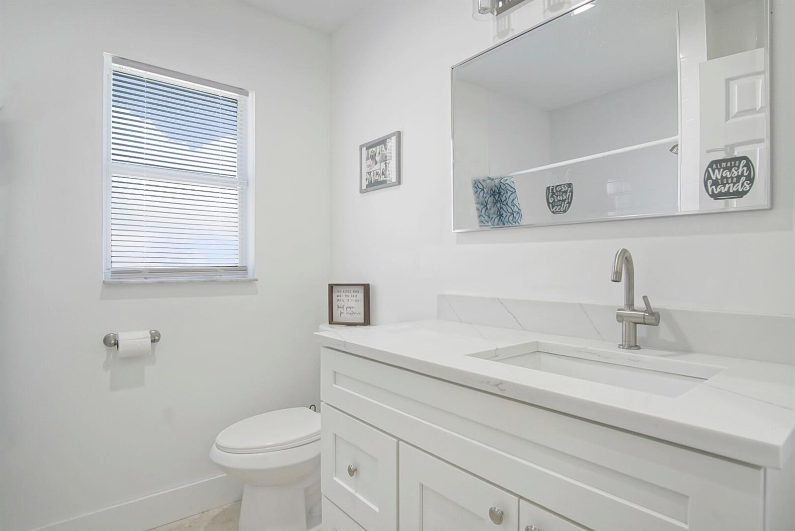 Ver detalles 719 4 / 3 2065 sq. ft. $ 2026-10-21 0 foto