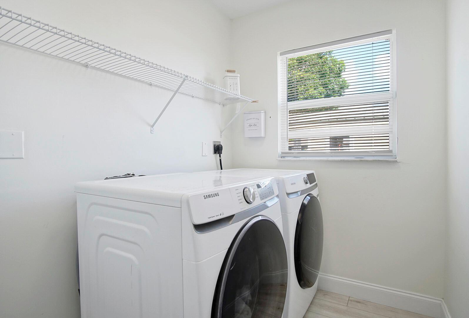 Ver detalles 719 4 / 3 2065 sq. ft. $ 2026-10-21 0 foto