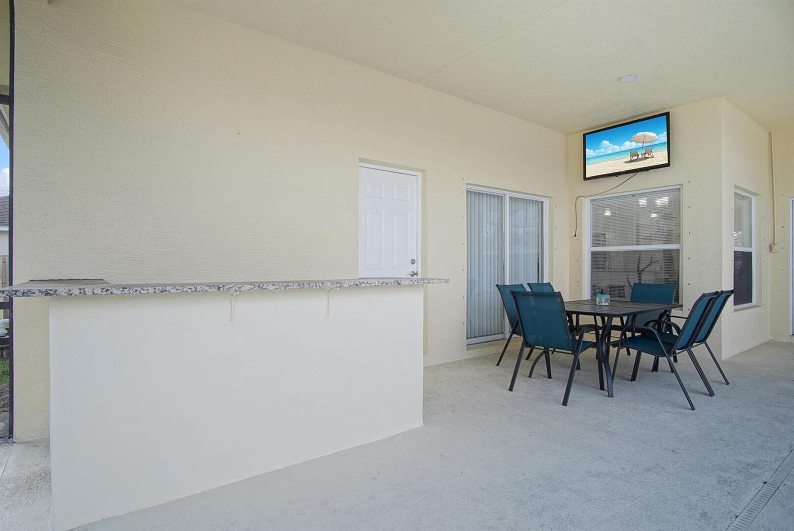 Ver detalles 719 4 / 3 2065 sq. ft. $ 2026-10-21 0 foto