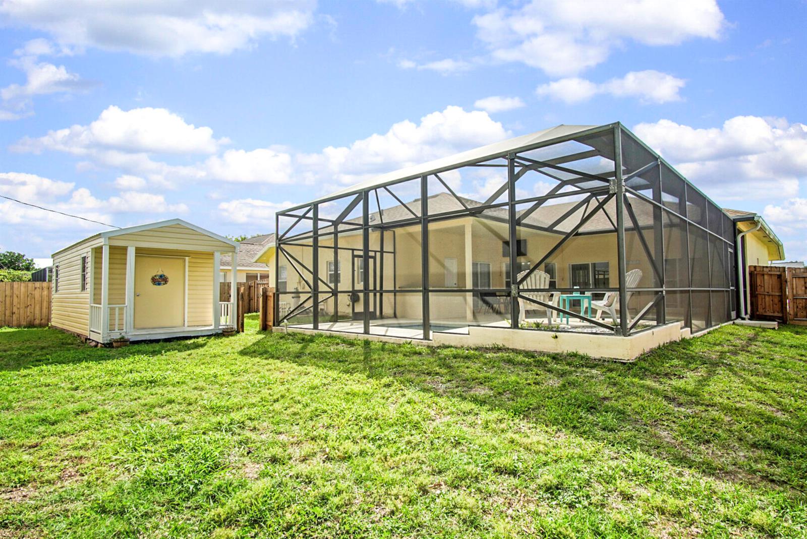 Ver detalles 719 4 / 3 2065 sq. ft. $ 2026-10-21 0 foto