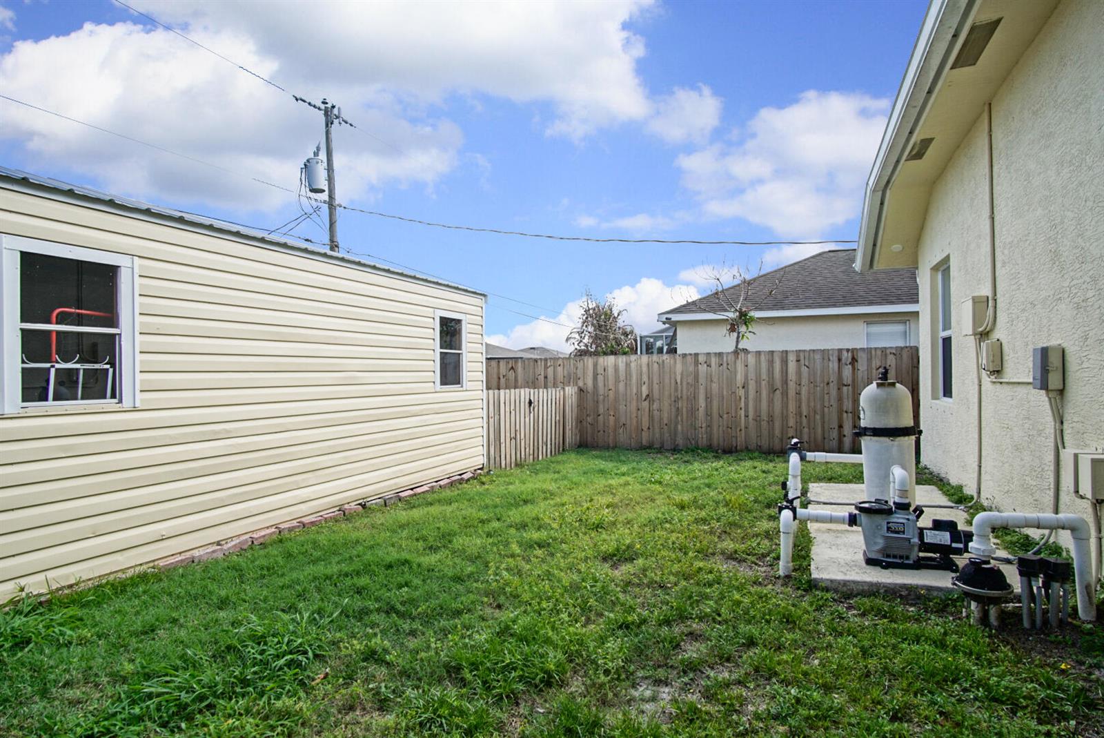 Ver detalles 719 4 / 3 2065 sq. ft. $ 2026-10-21 0 foto