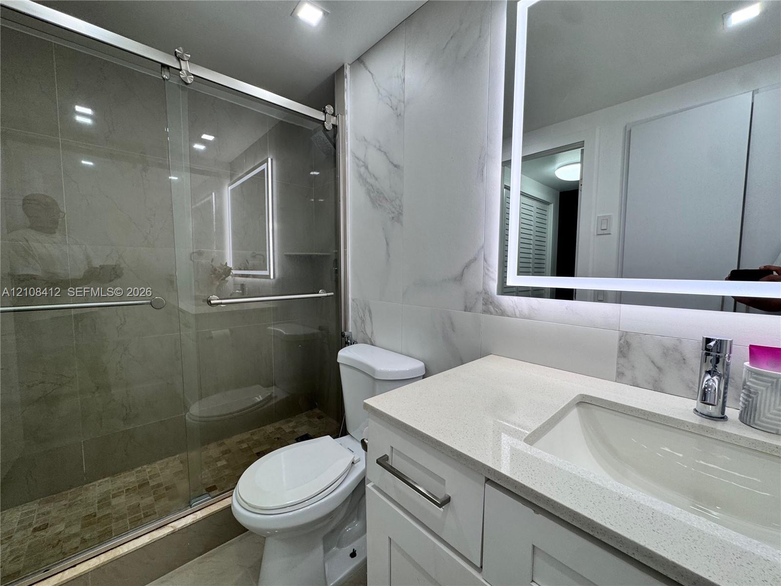 604 2 / 2 844 sq. ft. $ 2026-10-17 0 foto