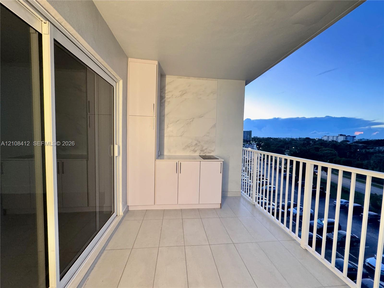 604 2 / 2 844 sq. ft. $ 2026-10-17 0 foto