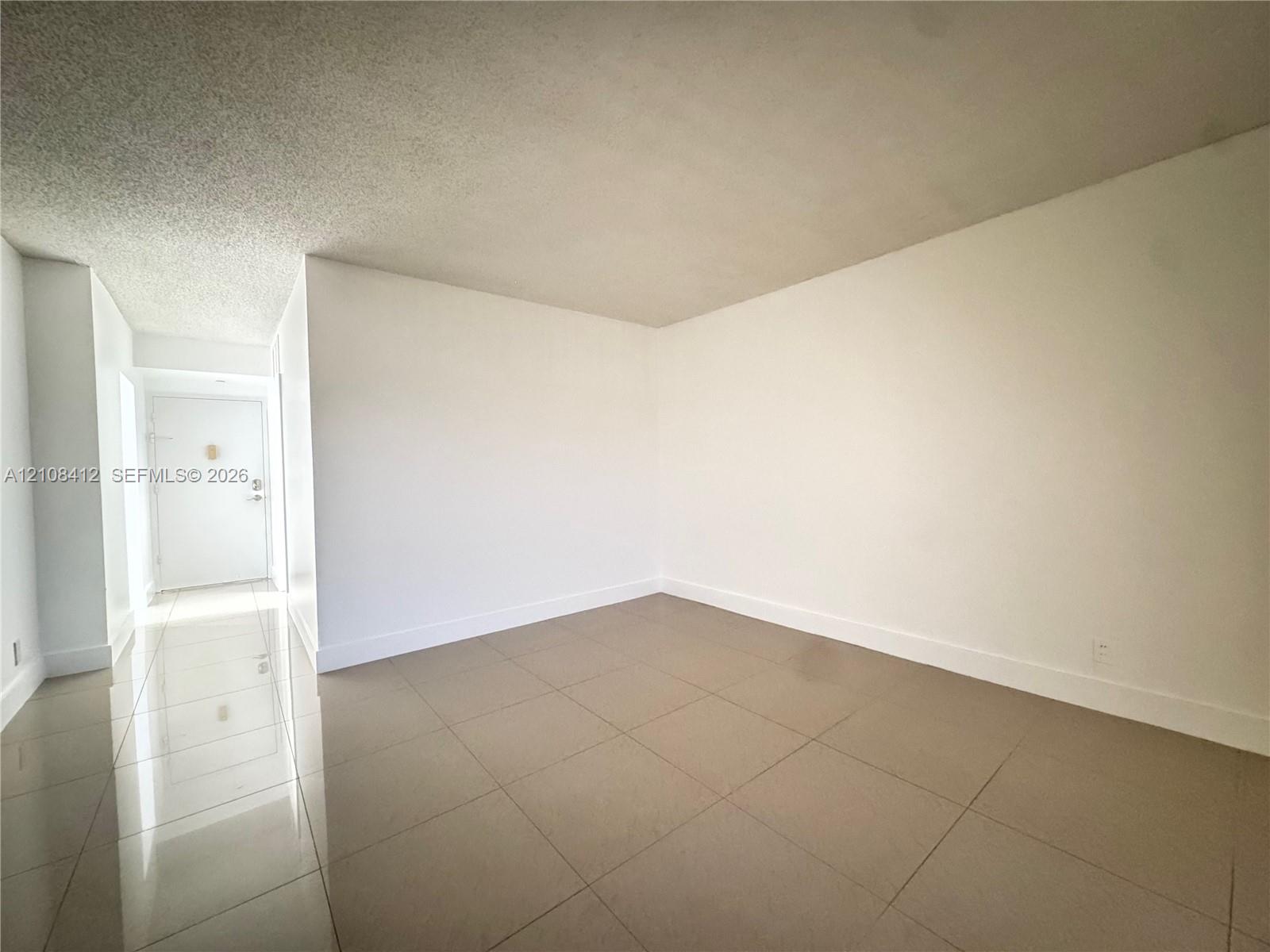 604 2 / 2 844 sq. ft. $ 2026-10-17 0 foto