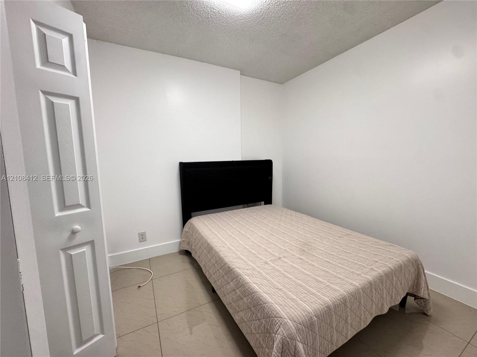 604 2 / 2 844 sq. ft. $ 2026-10-17 0 foto