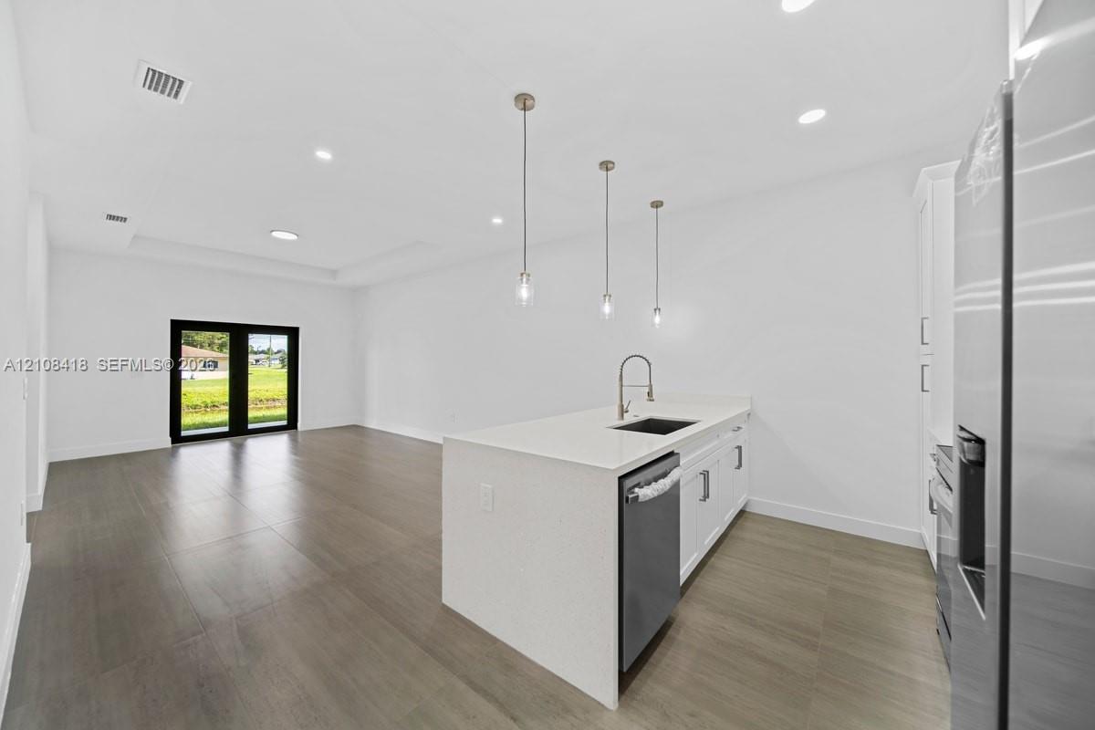 See details / 1200 sq. ft. $ 2026-10-17 0 Photo