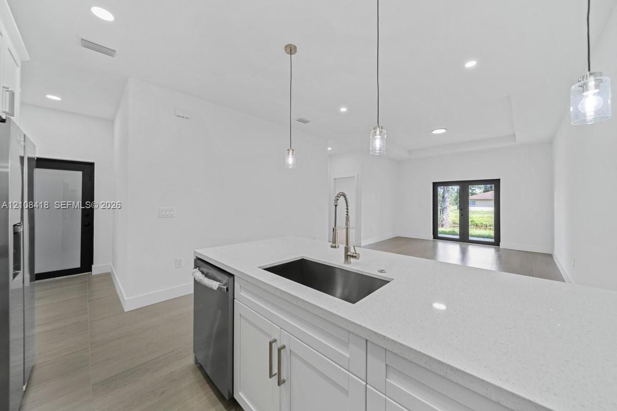 See details / 1200 sq. ft. $ 2026-10-17 0 Photo