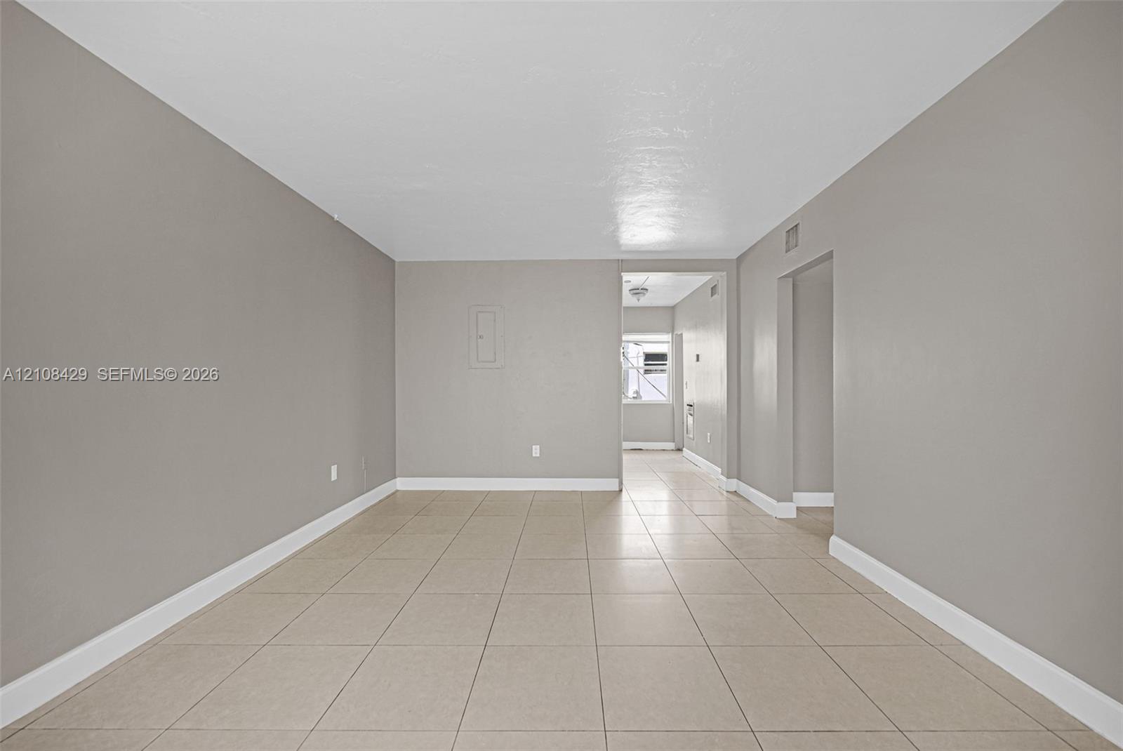   /  4064 sq. ft. $ 2026-10-17 0 foto