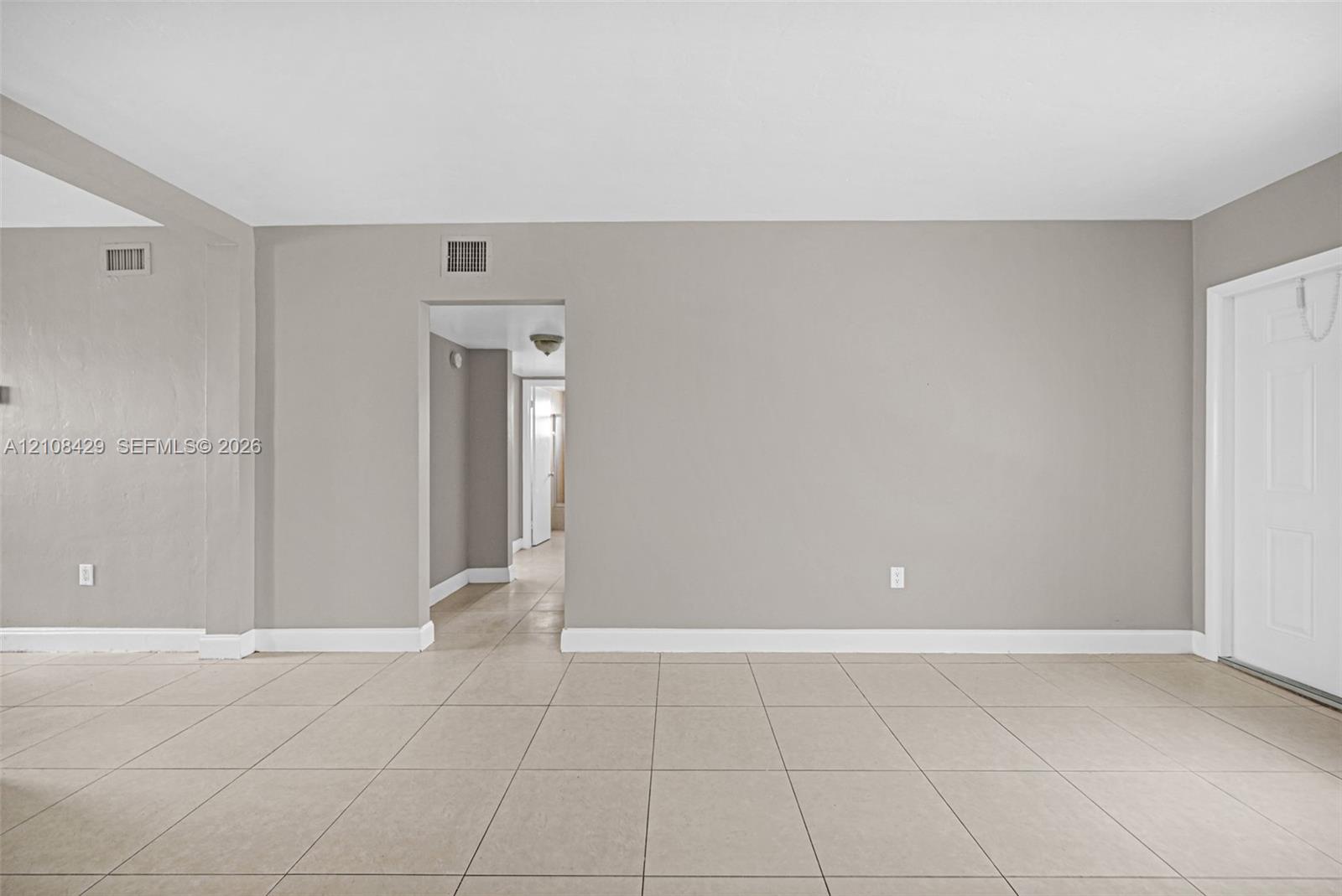   /  4064 sq. ft. $ 2026-10-17 0 foto