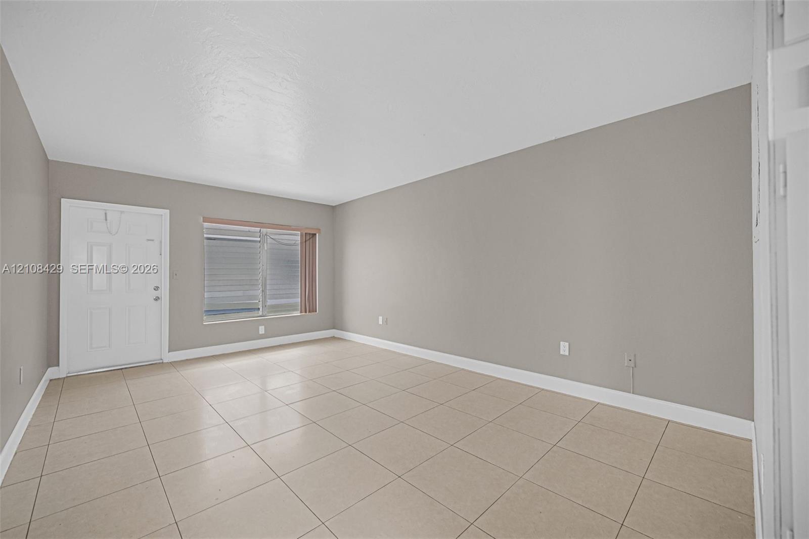   /  4064 sq. ft. $ 2026-10-17 0 foto