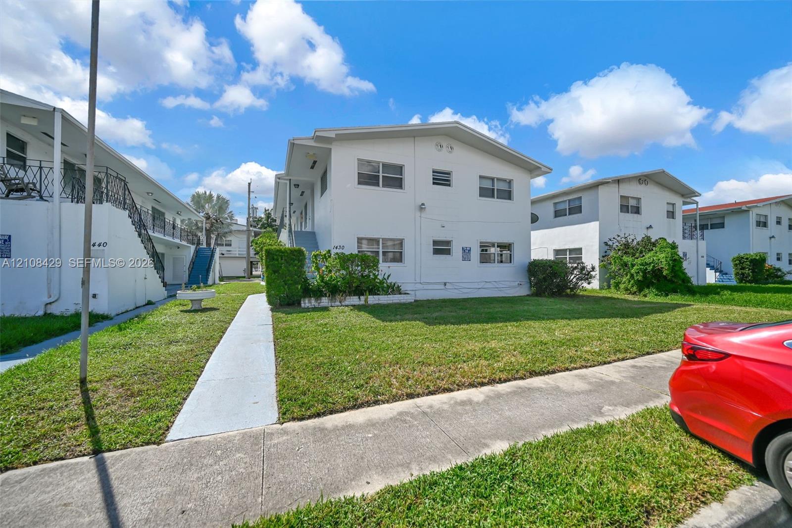   /  4064 sq. ft. $ 2026-10-17 0 foto