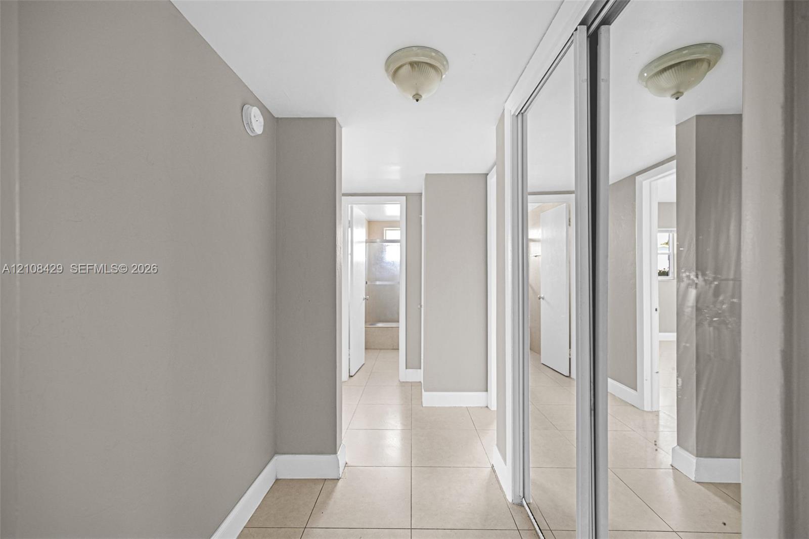   /  4064 sq. ft. $ 2026-10-17 0 foto