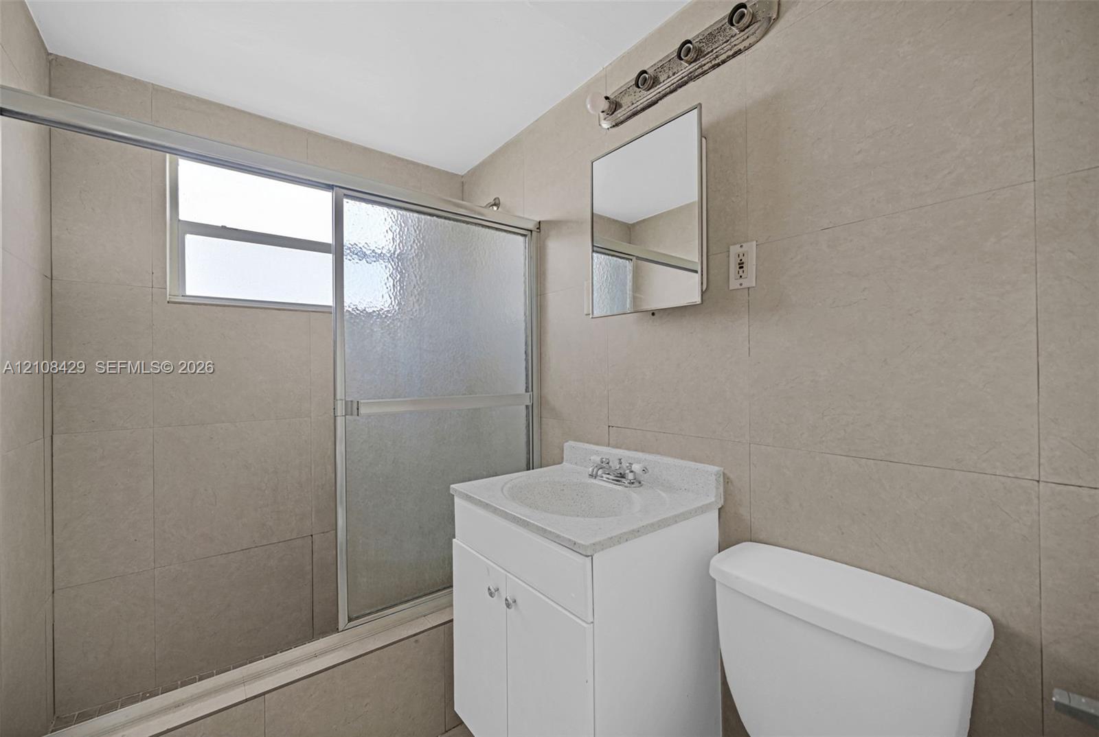   /  4064 sq. ft. $ 2026-10-17 0 foto