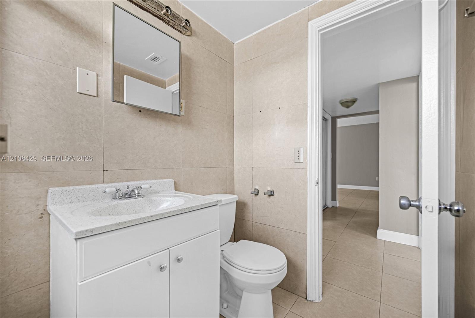   /  4064 sq. ft. $ 2026-10-17 0 foto