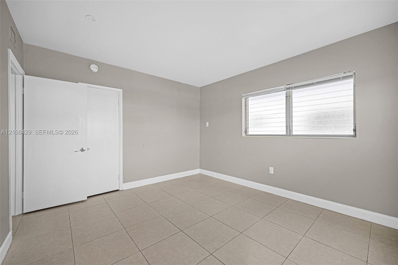   /  4064 sq. ft. $ 2026-10-17 0 foto
