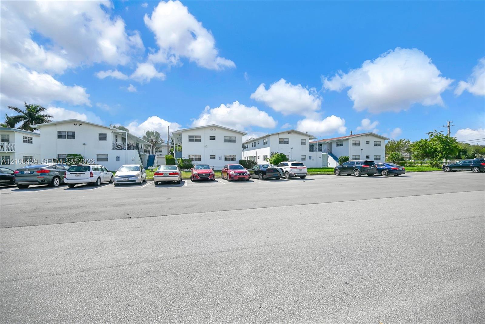   /  4064 sq. ft. $ 2026-10-17 0 foto