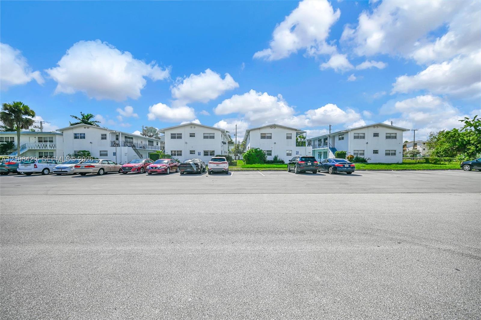   /  4064 sq. ft. $ 2026-10-17 0 foto