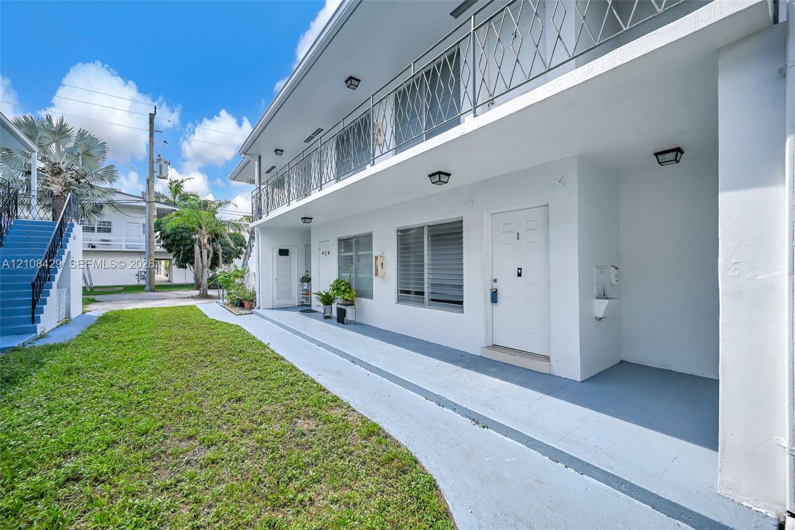   /  4064 sq. ft. $ 2026-10-17 0 foto