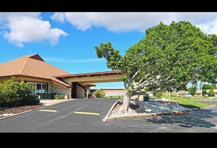 See details / 0 sq. ft. $ 2026-10-18 0 Photo