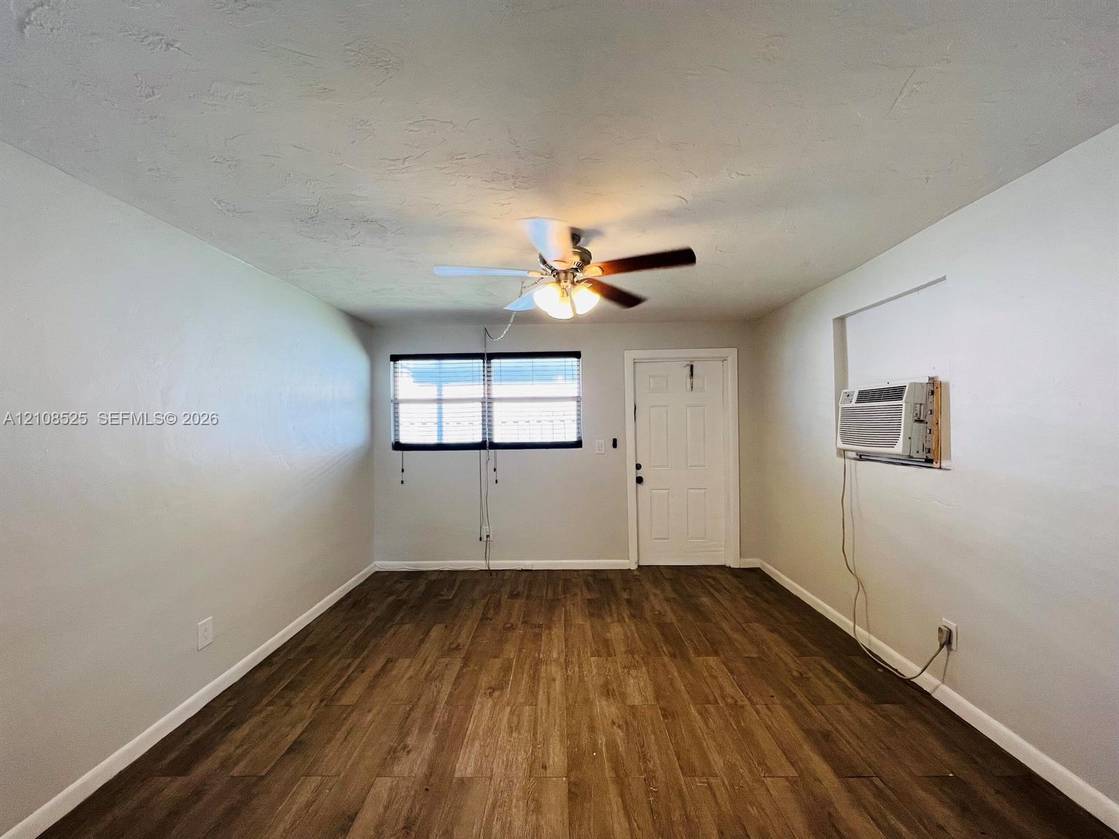   /  1400 sq. ft. $ 2026-10-18 0 foto
