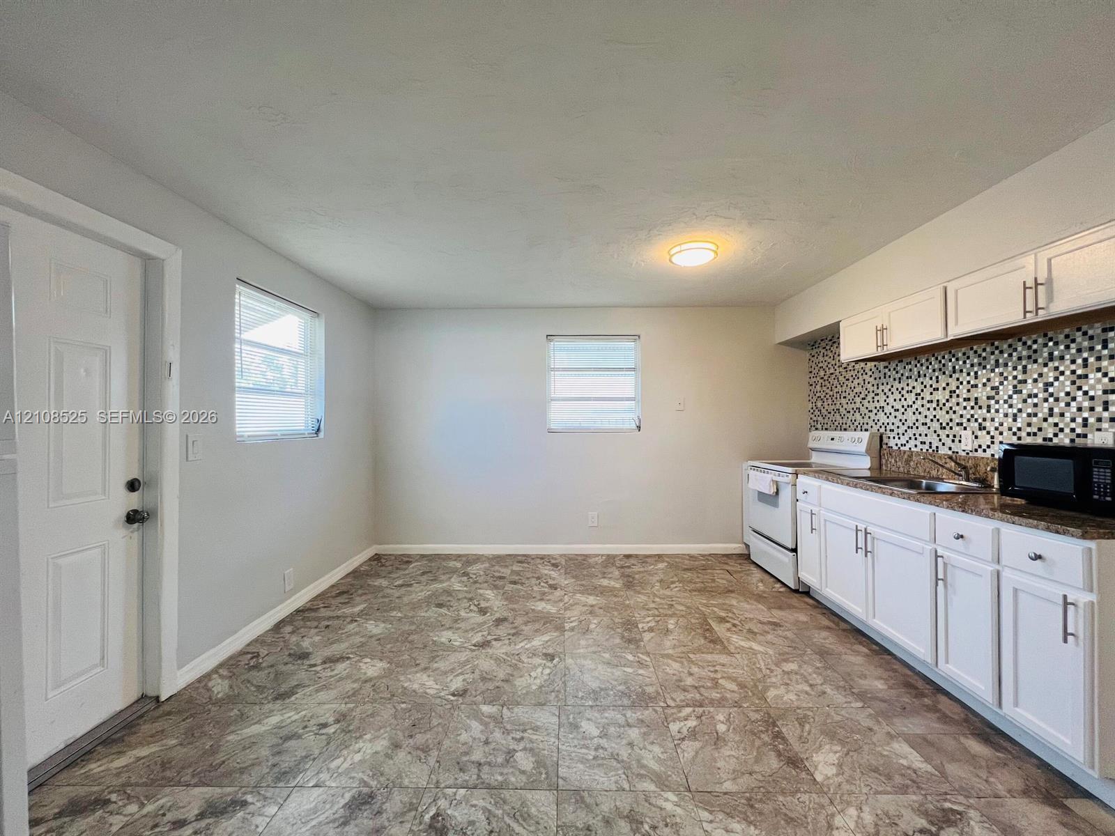  /  1400 sq. ft. $ 2026-10-18 0 foto