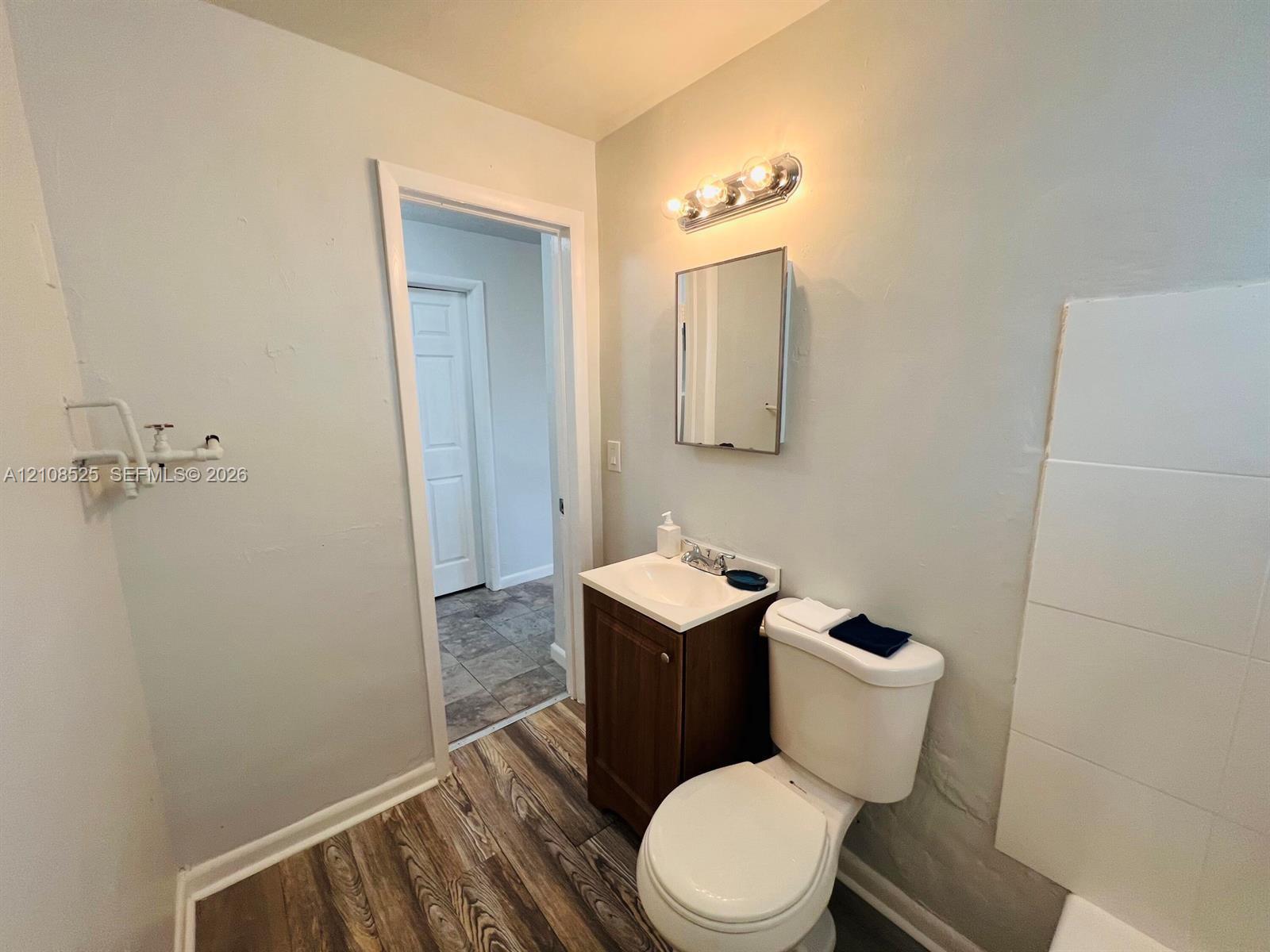   /  1400 sq. ft. $ 2026-10-18 0 foto