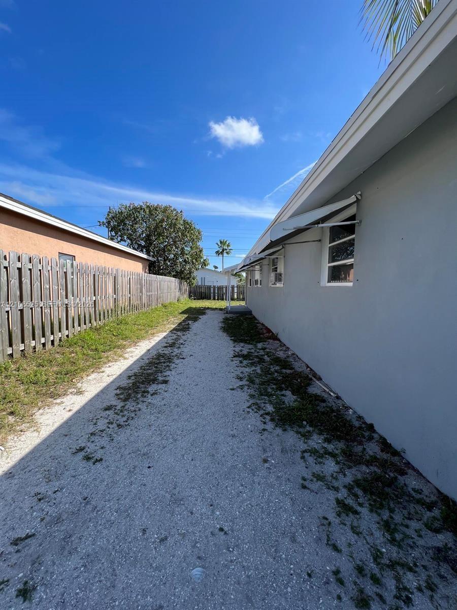   /  1400 sq. ft. $ 2026-10-18 0 foto