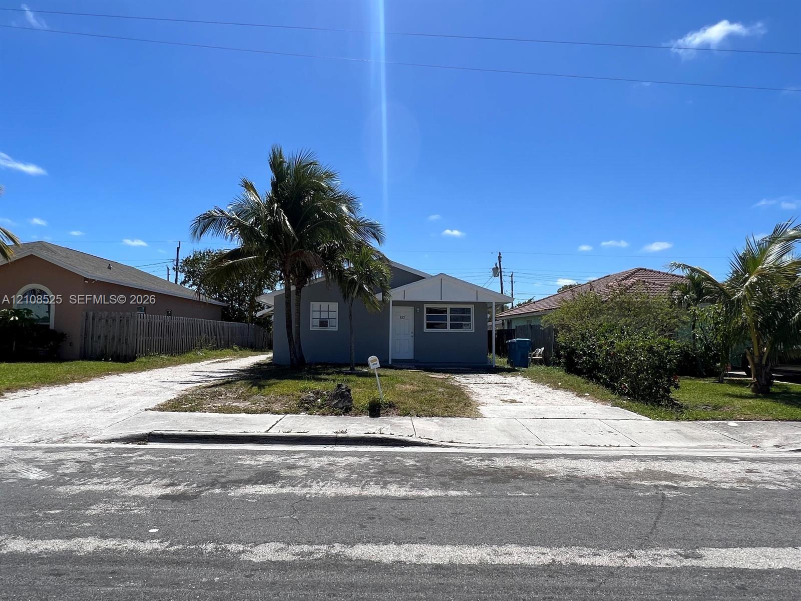   /  1400 sq. ft. $ 2026-10-18 0 foto
