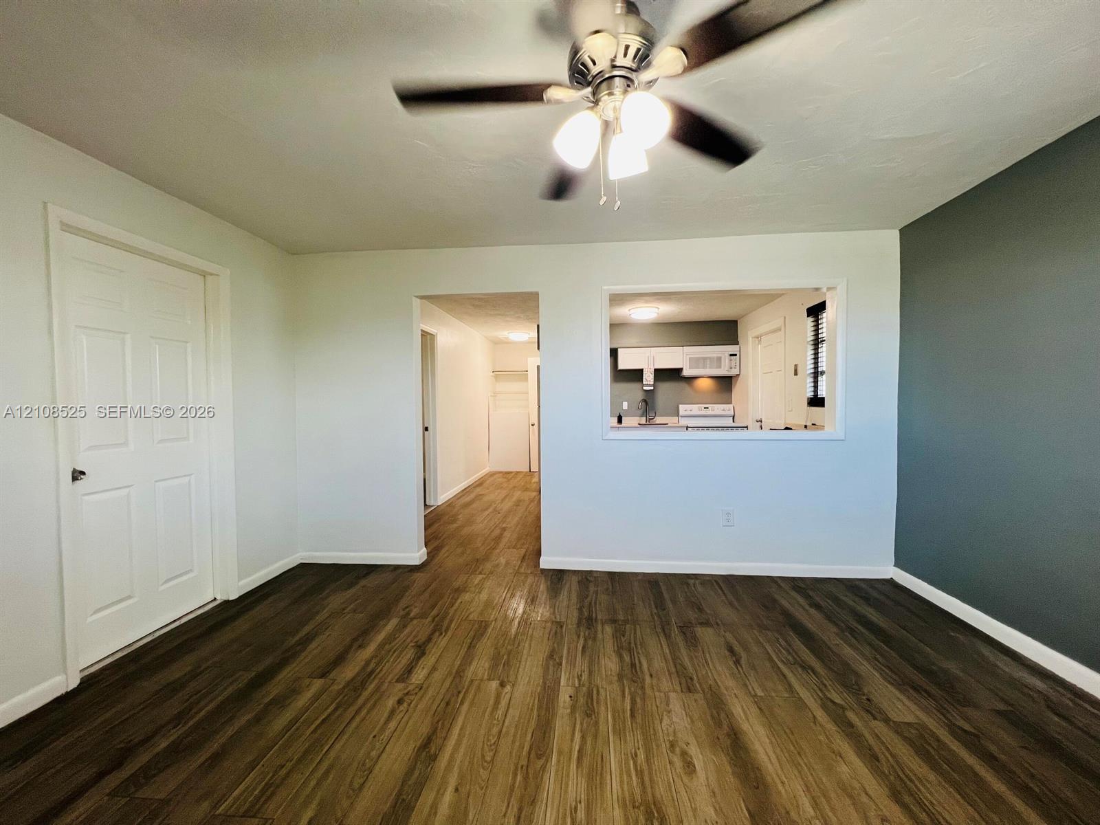   /  1400 sq. ft. $ 2026-10-18 0 foto