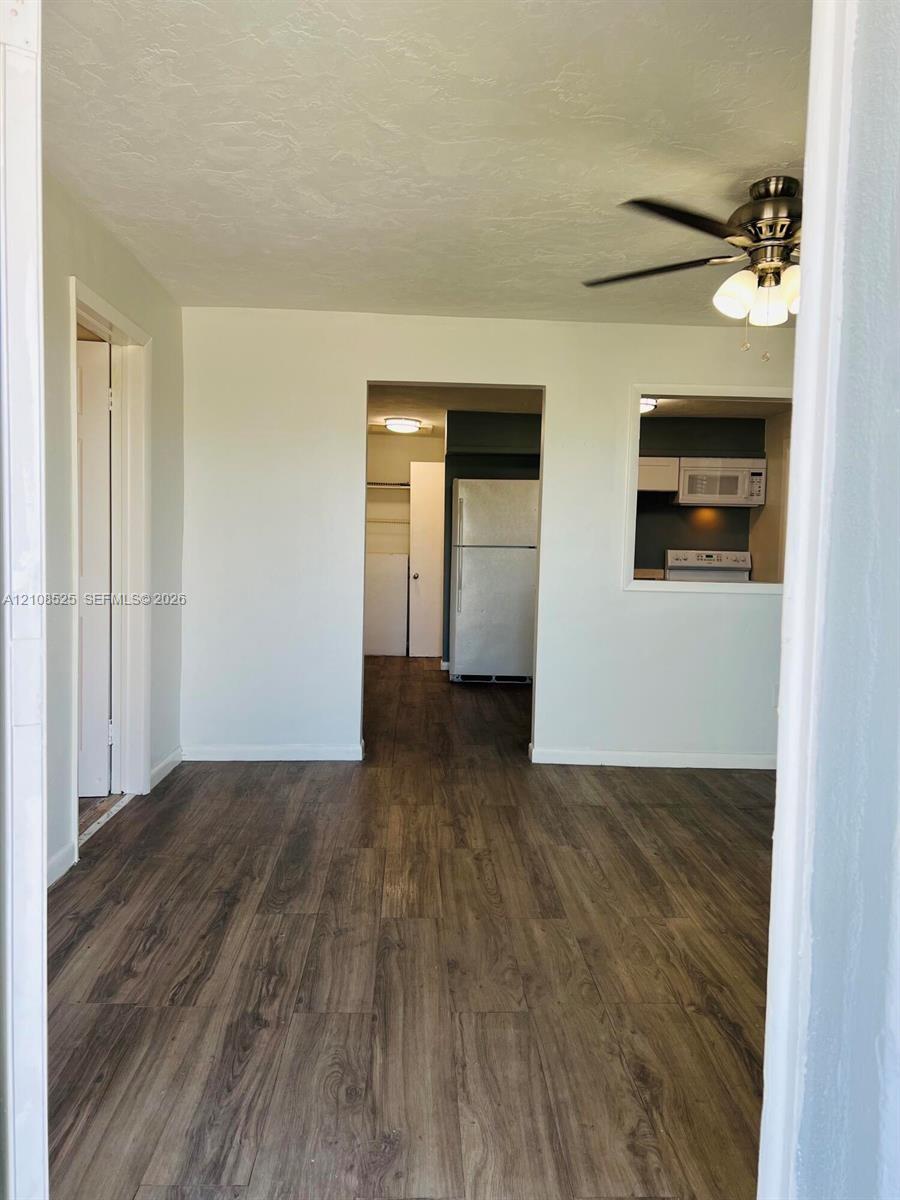   /  1400 sq. ft. $ 2026-10-18 0 foto