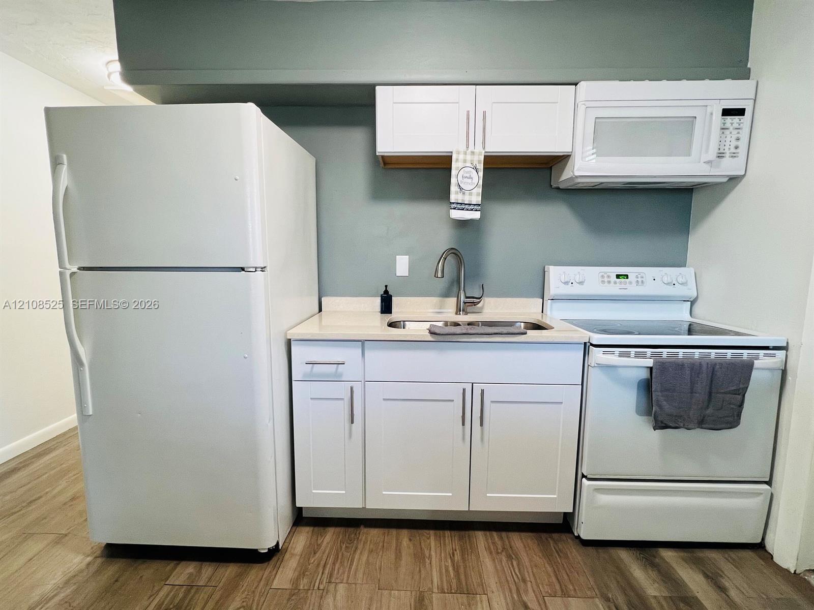   /  1400 sq. ft. $ 2026-10-18 0 foto