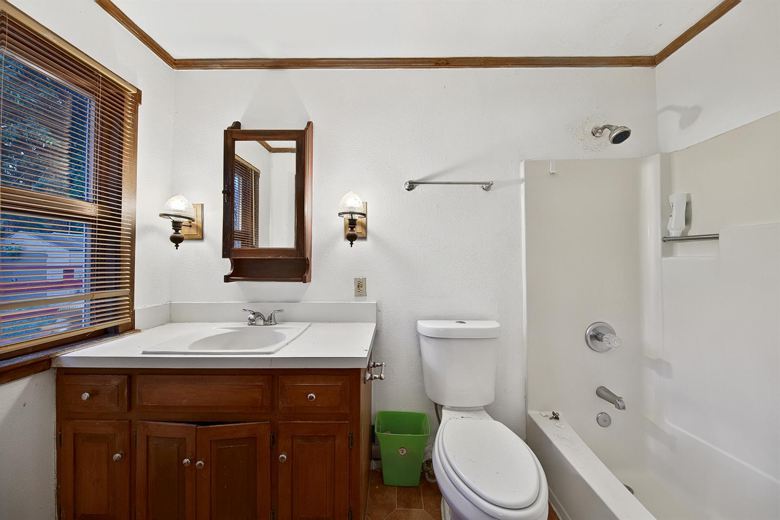 See details A-B / 0 2592 sq. ft. $ 2026-10-19 0 Photo