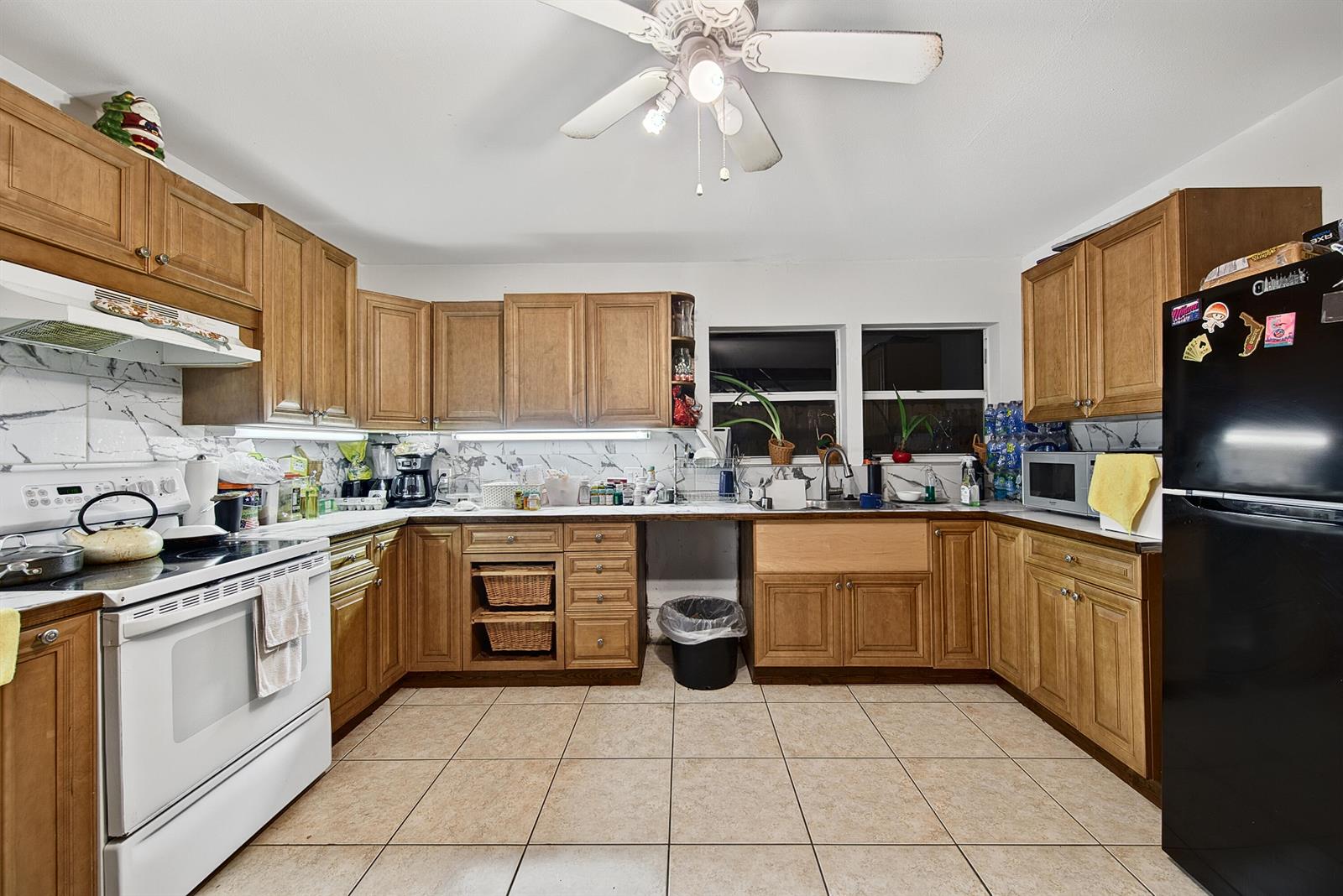 See details A-B / 0 2592 sq. ft. $ 2026-10-19 0 Photo