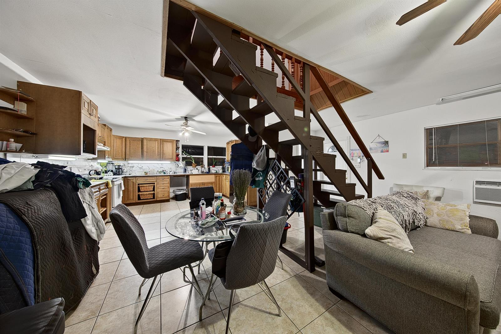 See details A-B / 0 2592 sq. ft. $ 2026-10-19 0 Photo