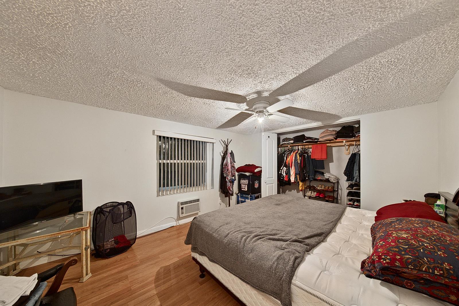 See details A-B / 0 2592 sq. ft. $ 2026-10-19 0 Photo