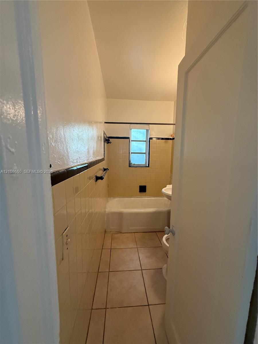   /  1564 sq. ft. $ 2026-10-18 0 foto