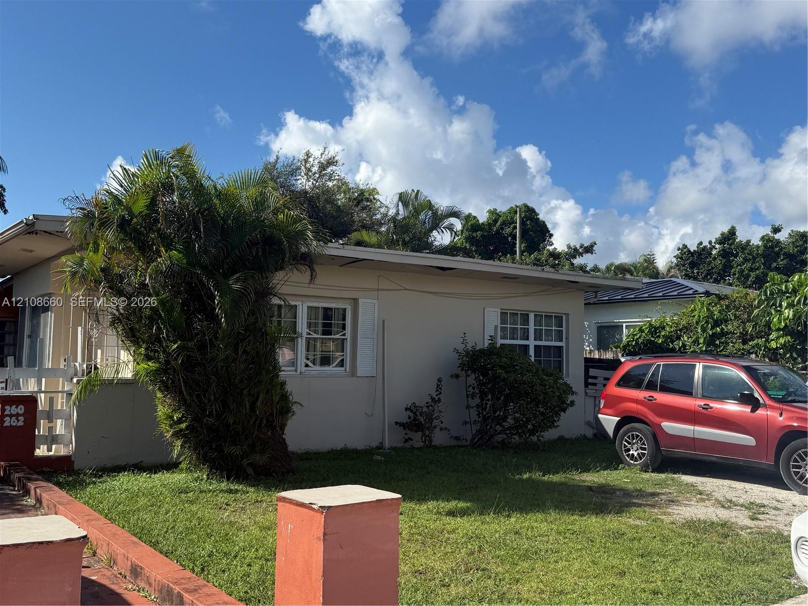   /  1564 sq. ft. $ 2026-10-18 0 foto