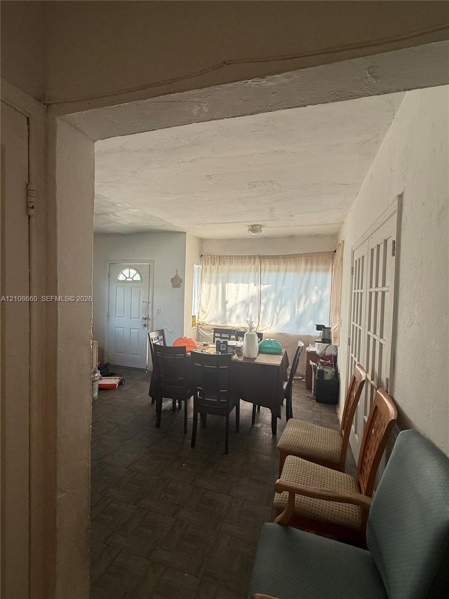  /  1564 sq. ft. $ 2026-10-18 0 foto