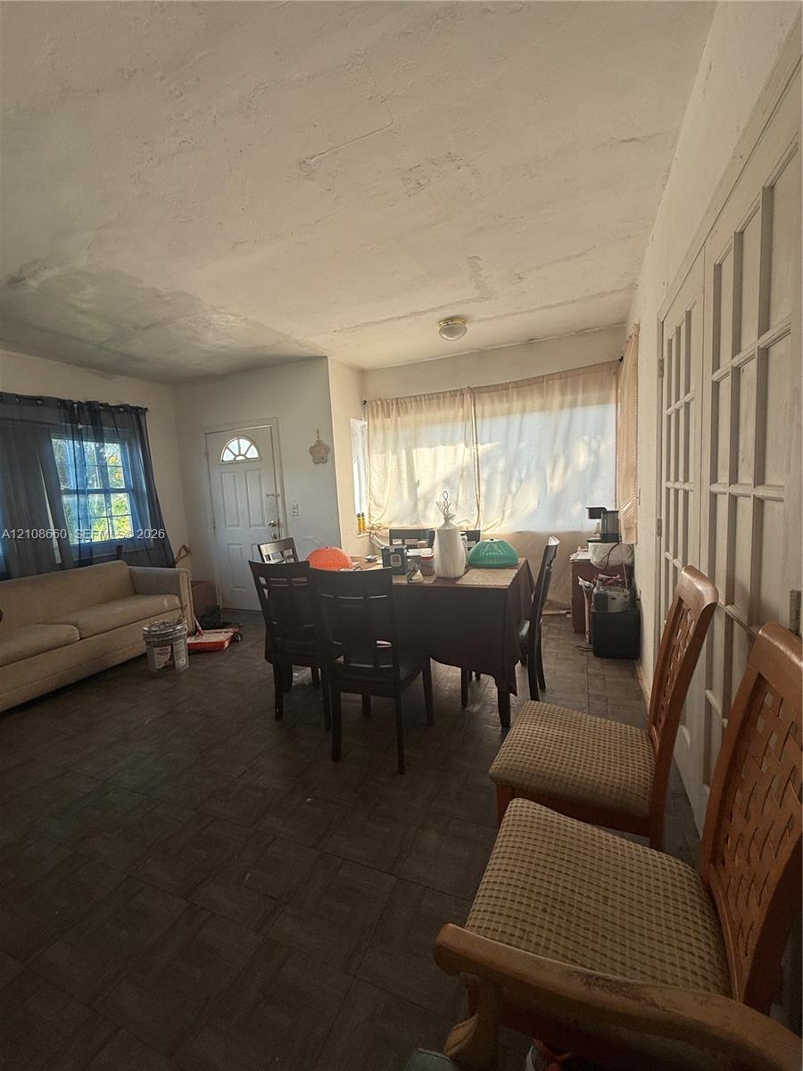   /  1564 sq. ft. $ 2026-10-18 0 foto