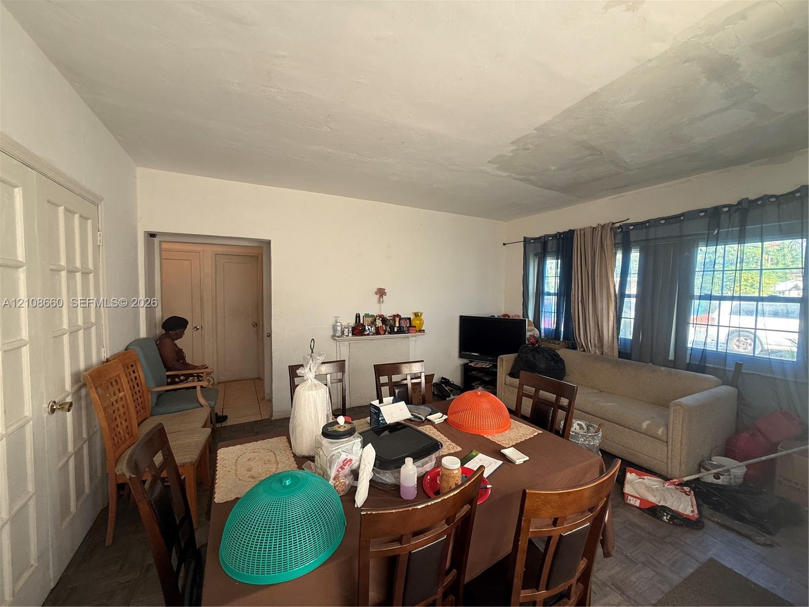   /  1564 sq. ft. $ 2026-10-18 0 foto