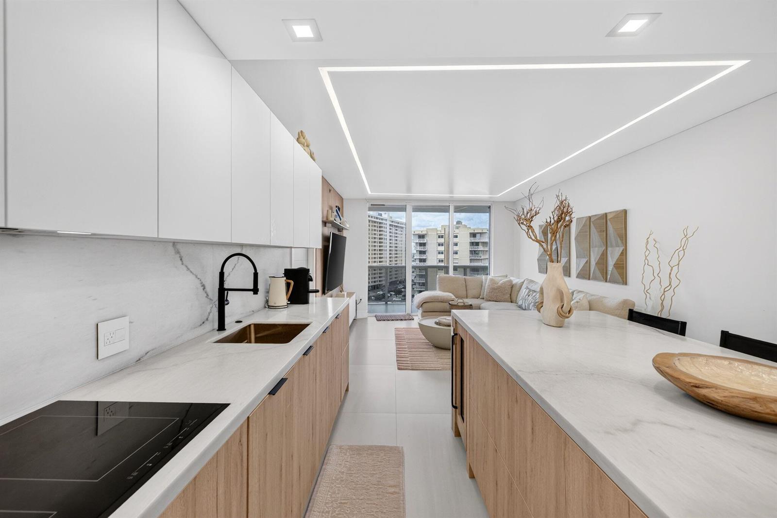 806 11 / 1 1086 sq. ft. $ 2026-10-19 0 foto
