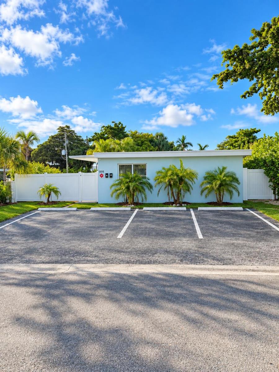 Ver detalles / 0 2594 sq. ft. $ 2026-10-19 0 foto