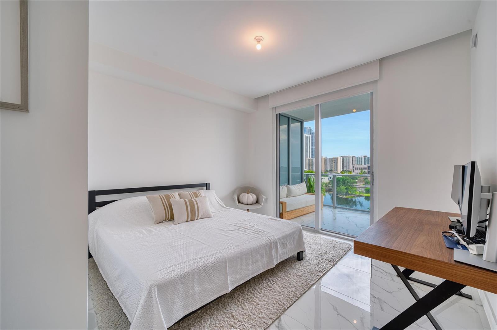 5-504 3 / 4 2795 sq. ft. $ 2026-10-19 0 foto