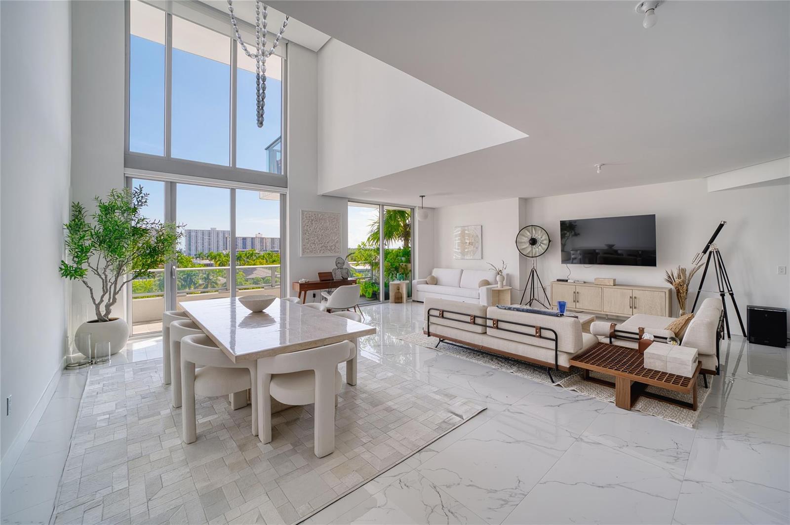 5-504 3 / 4 2795 sq. ft. $ 2026-10-19 0 foto