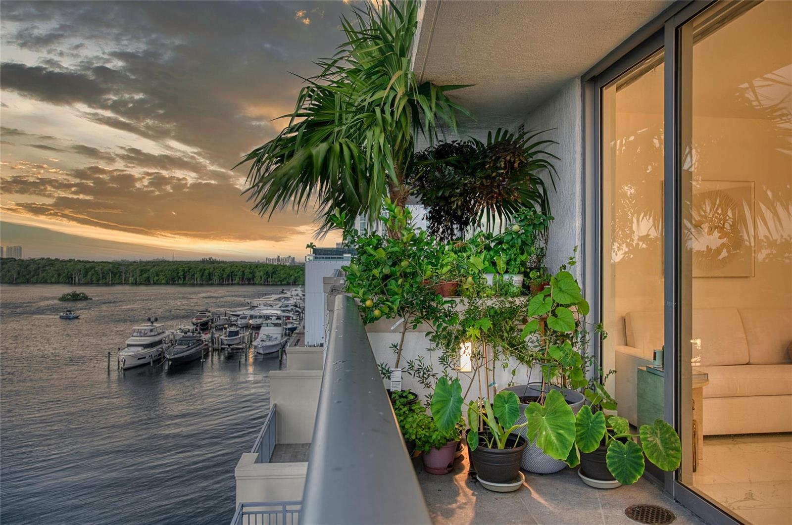 5-504 3 / 4 2795 sq. ft. $ 2026-10-19 0 foto