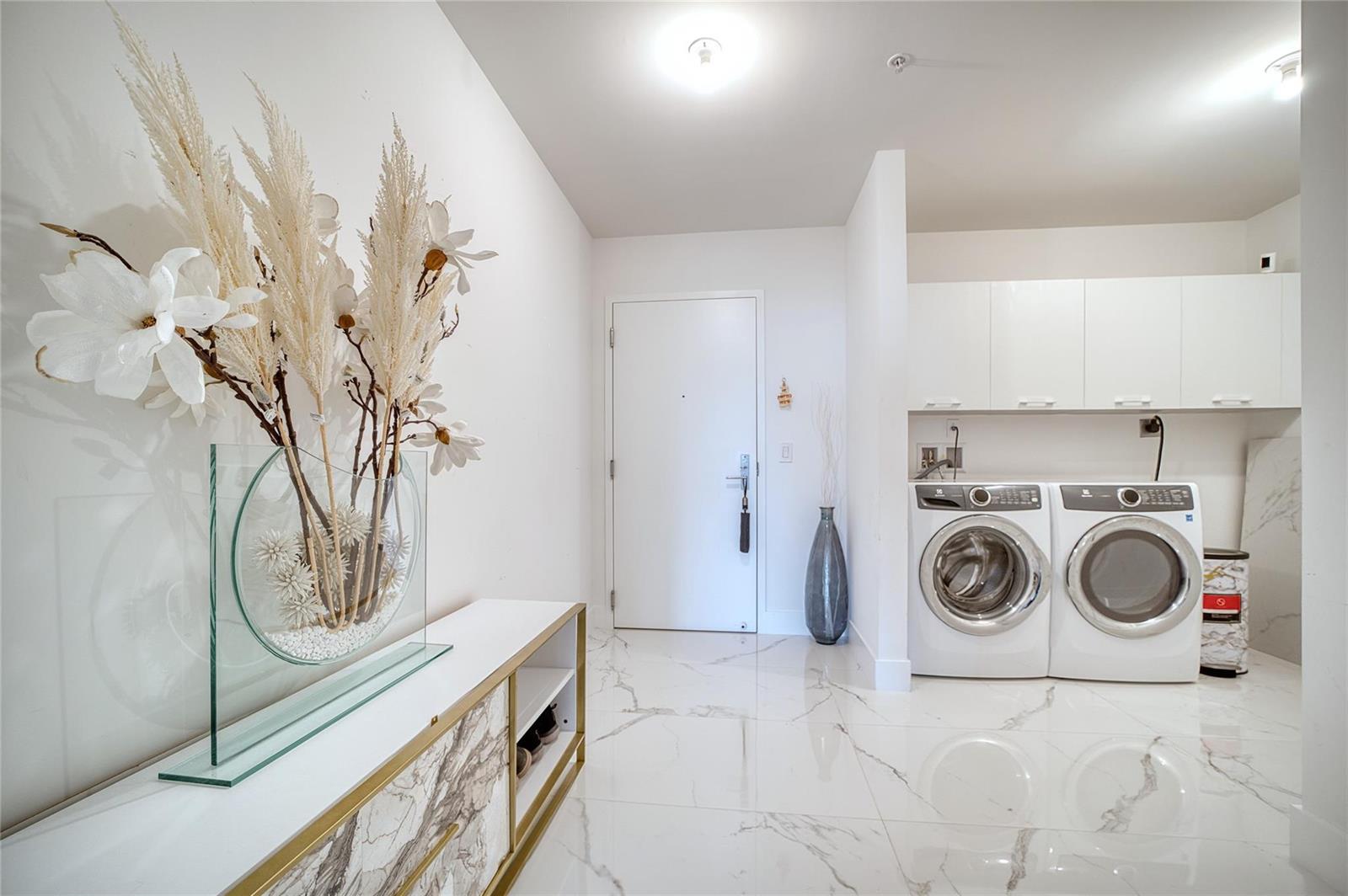 5-504 3 / 4 2795 sq. ft. $ 2026-10-19 0 foto