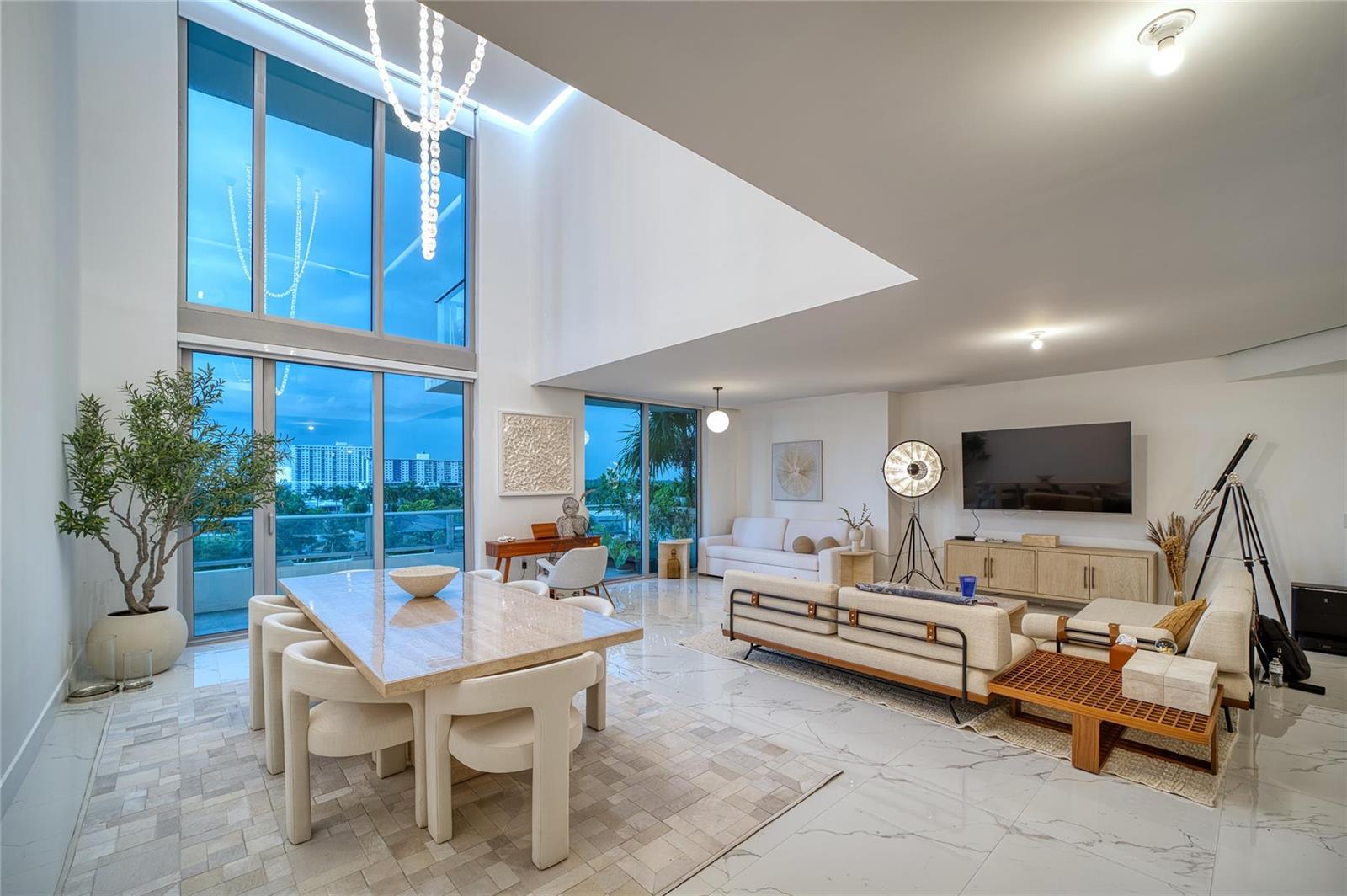 5-504 3 / 4 2795 sq. ft. $ 2026-10-19 0 foto