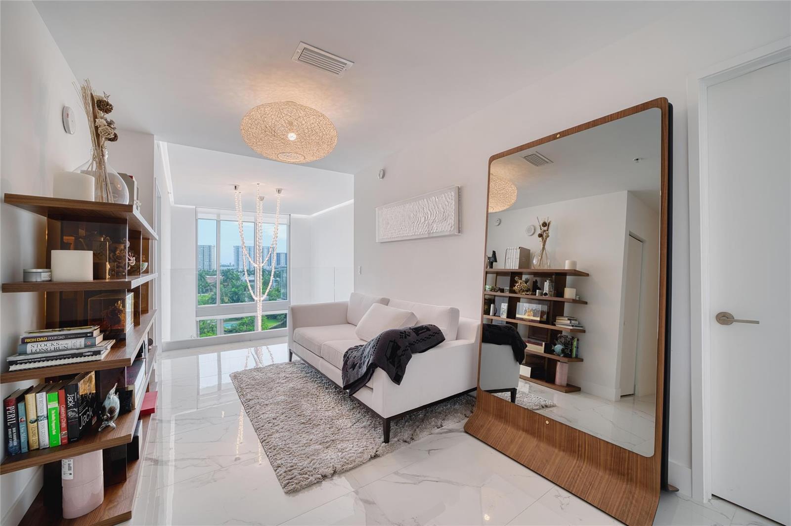 5-504 3 / 4 2795 sq. ft. $ 2026-10-19 0 foto