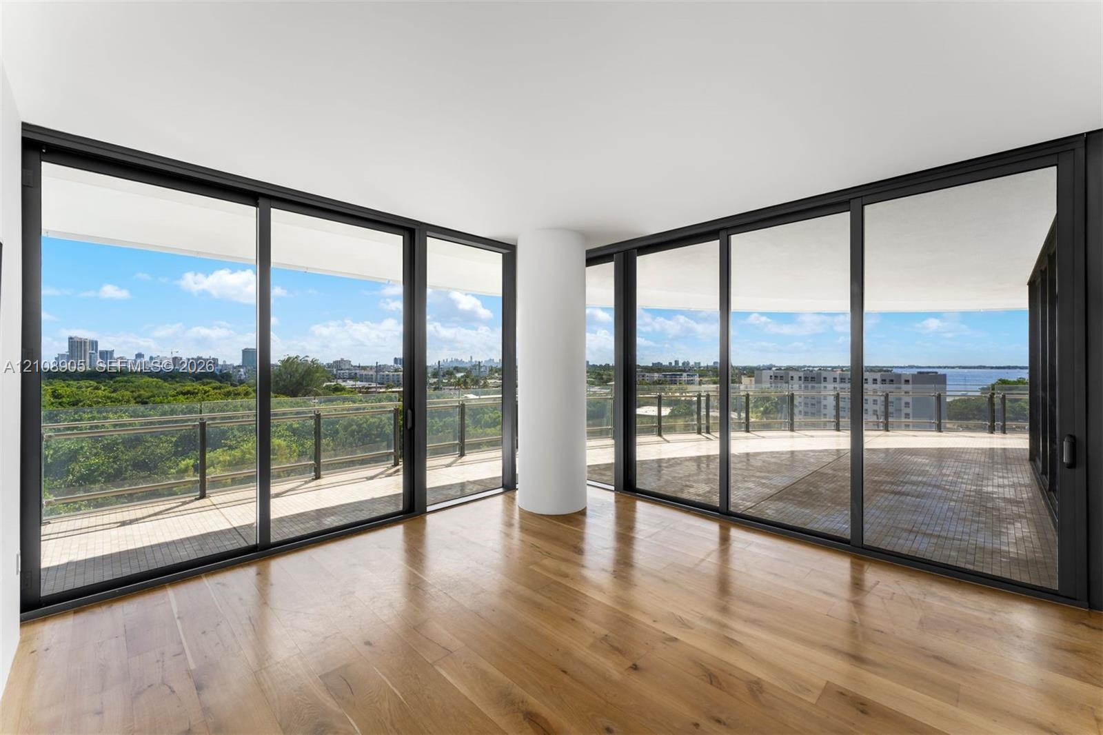 606 2 / 3 1602 sq. ft. $ 2026-10-19 0 foto